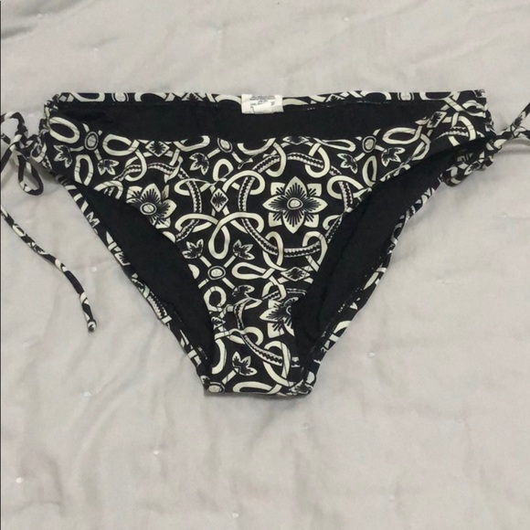 Converse one star size small swimsuit - Picture 2 of 4